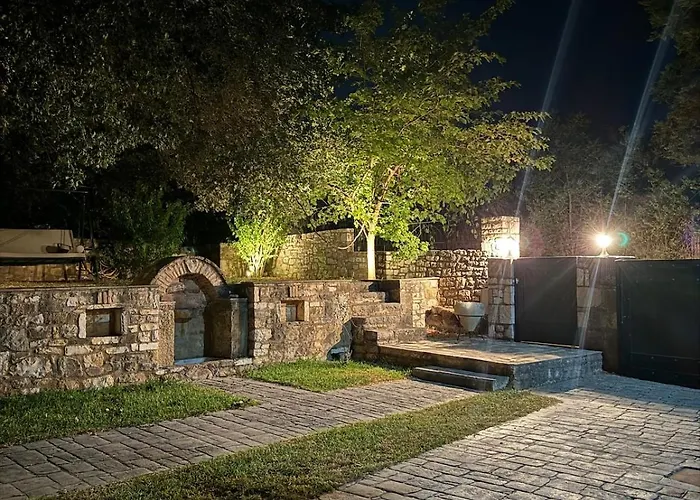 Large Near The Sea * Kyparissia