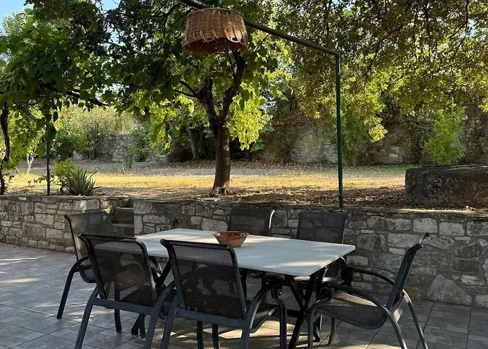 Large Near The Sea Semesterbostad Kyparissia