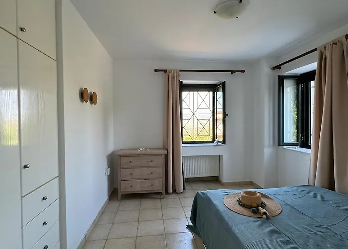 Large Near The Sea Semesterbostad