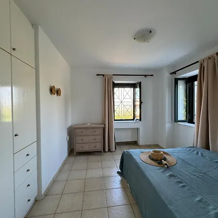Large Near The Sea Tatil Evi