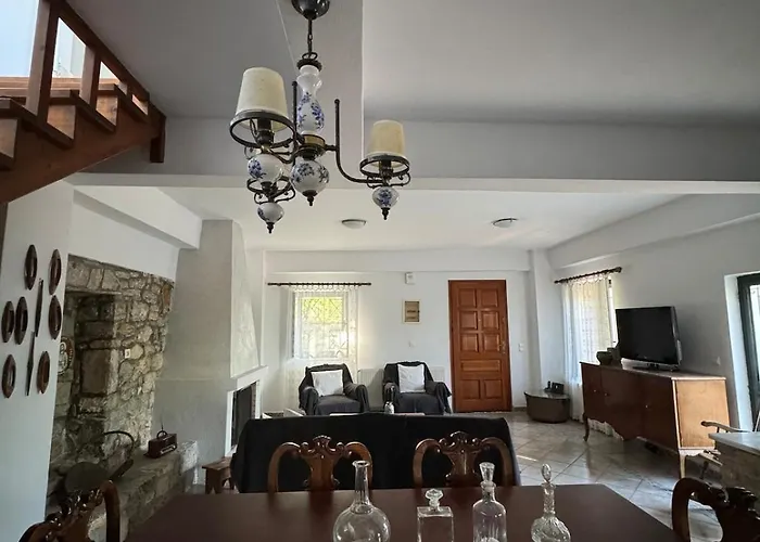 Large Near The Sea Prázdninový dům Kyparissia