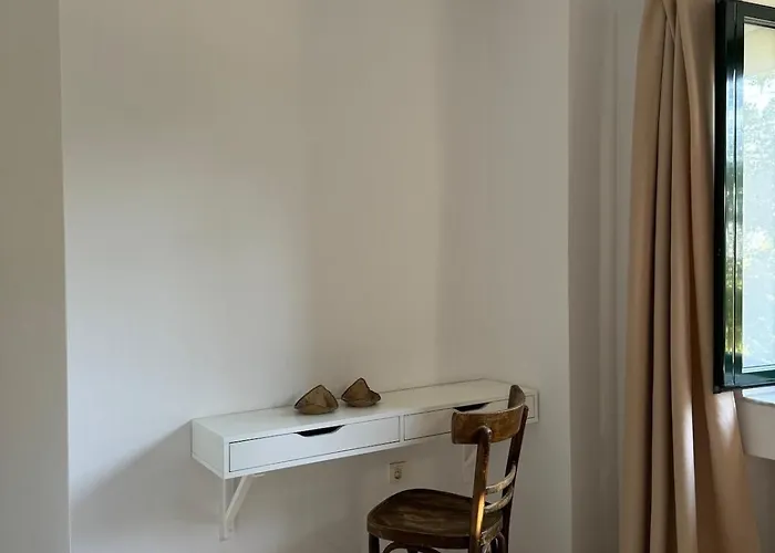 Large Near The Sea * Kyparissia