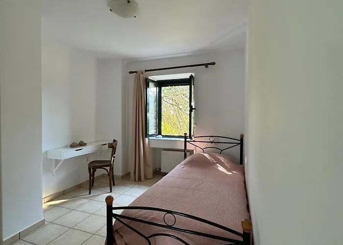 Large Near The Sea Feriehus *