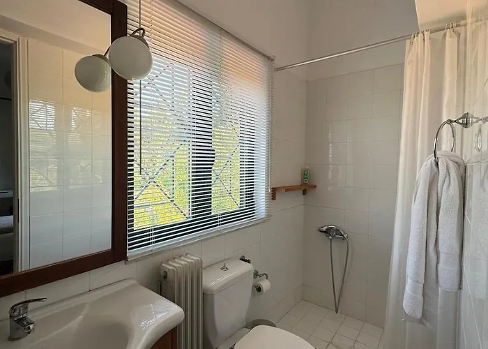 Large Near The Sea Feriehus Kyparissia